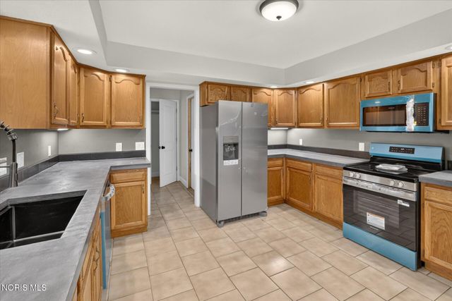10660 Frankfort Road, Holland, OH 43528