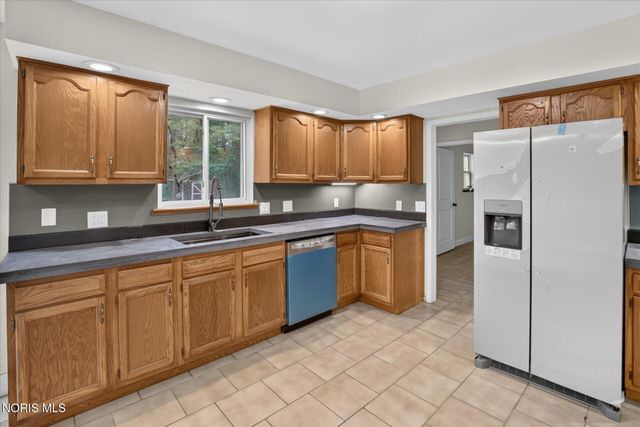 10660 Frankfort Road, Holland, OH 43528