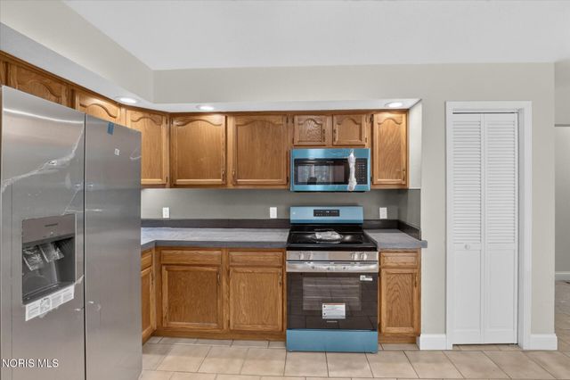 10660 Frankfort Road, Holland, OH 43528