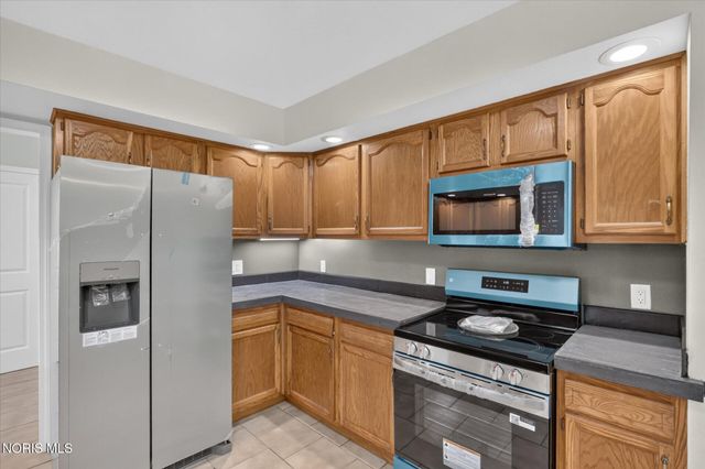 10660 Frankfort Road, Holland, OH 43528