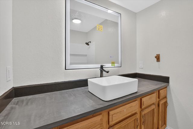 10660 Frankfort Road, Holland, OH 43528