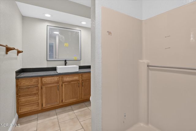 10660 Frankfort Road, Holland, OH 43528