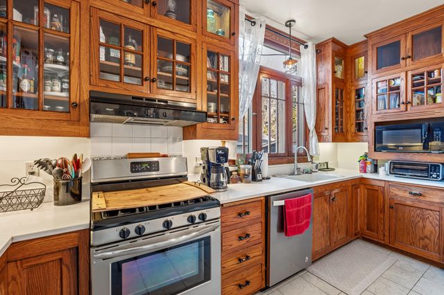 610 S Holly Street, Medford, OR 97501