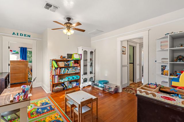 610 S Holly Street, Medford, OR 97501