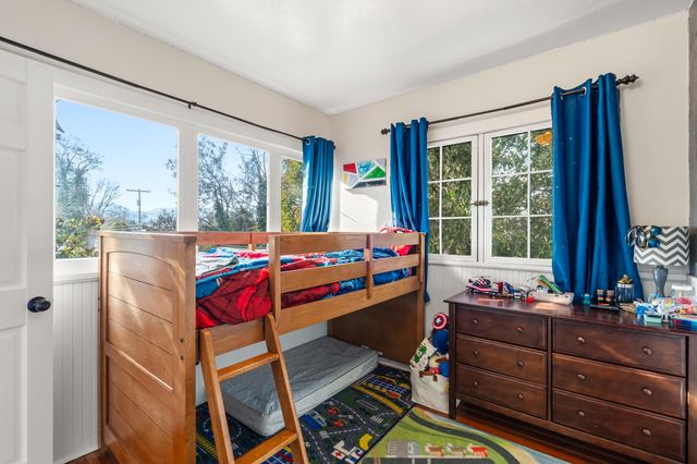 610 S Holly Street, Medford, OR 97501