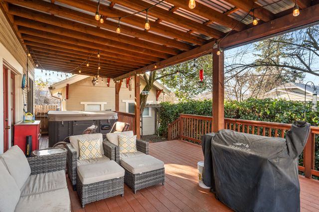 610 S Holly Street, Medford, OR 97501