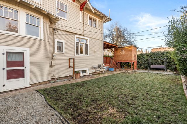 610 S Holly Street, Medford, OR 97501