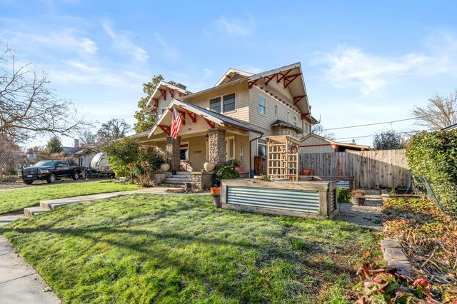 610 S Holly Street, Medford, OR 97501