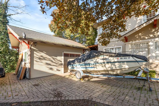 610 S Holly Street, Medford, OR 97501