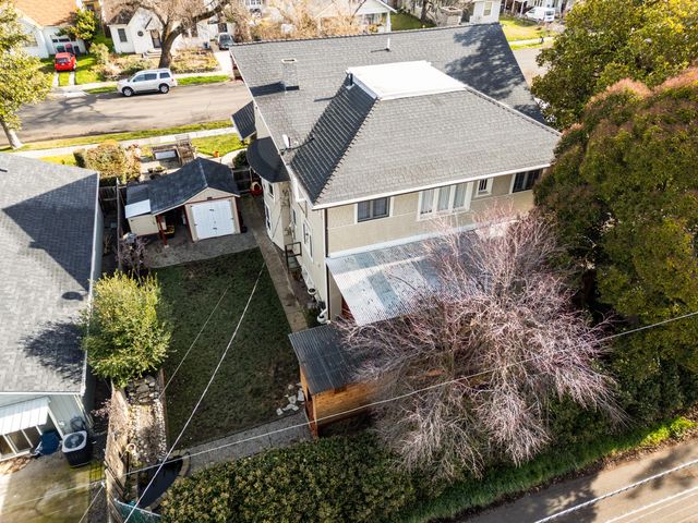 610 S Holly Street, Medford, OR 97501