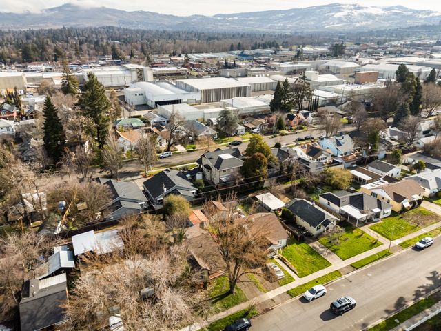 610 S Holly Street, Medford, OR 97501