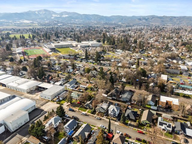 610 S Holly Street, Medford, OR 97501