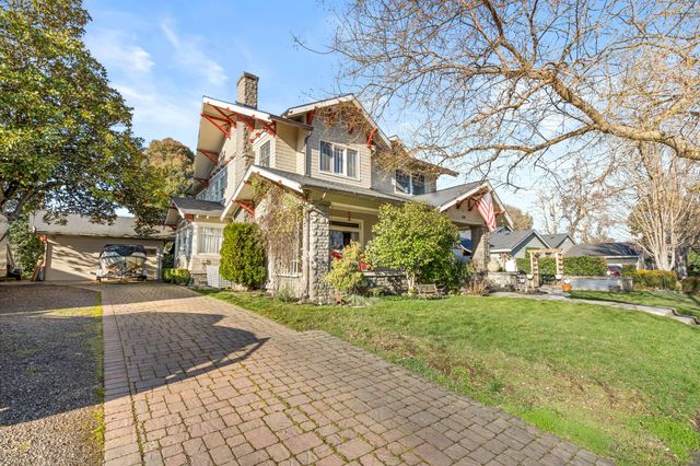 610 S Holly Street, Medford, OR 97501