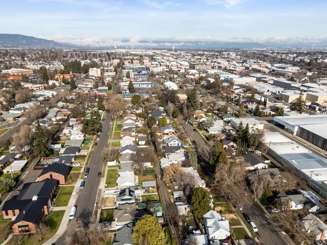 610 S Holly Street, Medford, OR 97501