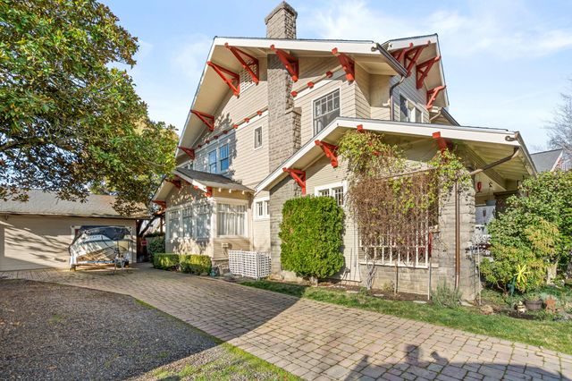 610 S Holly Street, Medford, OR 97501