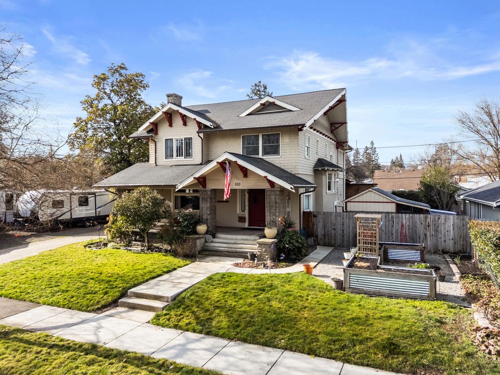 610 S Holly Street, Medford, OR 97501