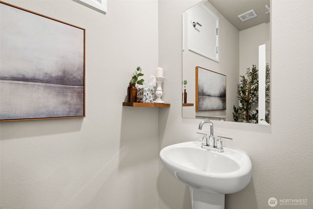 10417 Treasure Drive NW, Silverdale, WA 98383