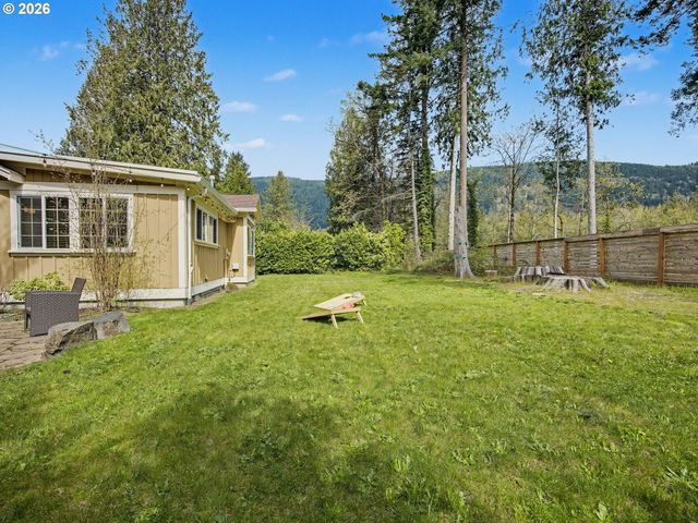 60111 E SLEEPY HOLLOW Dr, Sandy, OR 97055