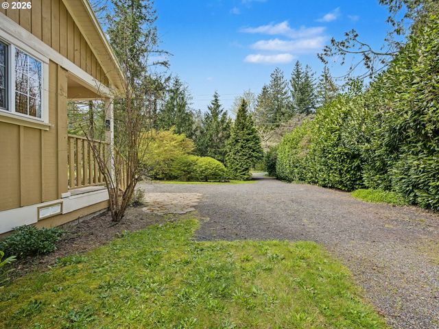 60111 E SLEEPY HOLLOW Dr, Sandy, OR 97055