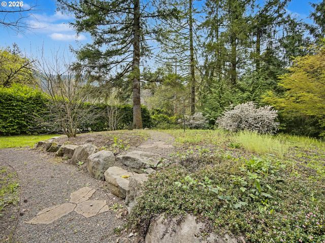 60111 E SLEEPY HOLLOW Dr, Sandy, OR 97055