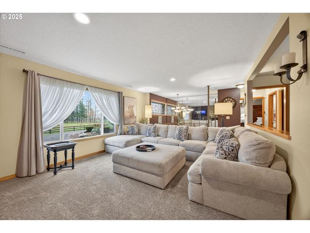 30142 S MEADOWBROOK Ln, Molalla, OR 97038