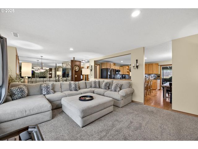 30142 S MEADOWBROOK Ln, Molalla, OR 97038