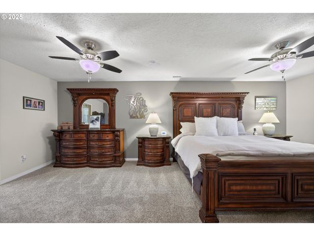 30142 S MEADOWBROOK Ln, Molalla, OR 97038