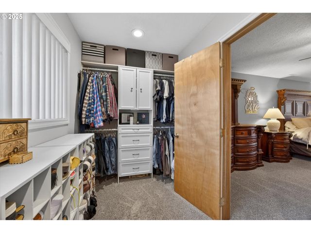 30142 S MEADOWBROOK Ln, Molalla, OR 97038