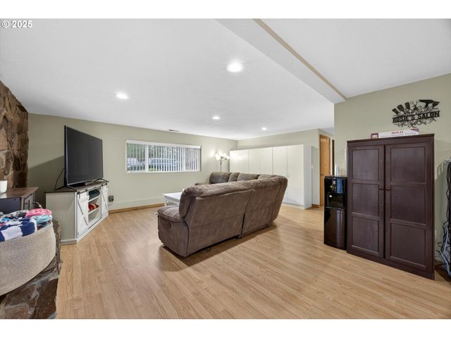 30142 S MEADOWBROOK Ln, Molalla, OR 97038