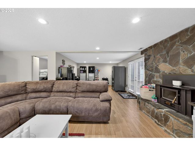 30142 S MEADOWBROOK Ln, Molalla, OR 97038