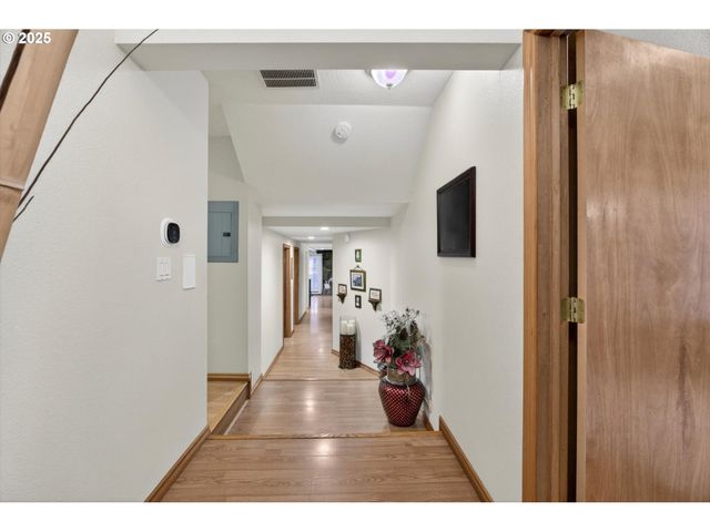 30142 S MEADOWBROOK Ln, Molalla, OR 97038