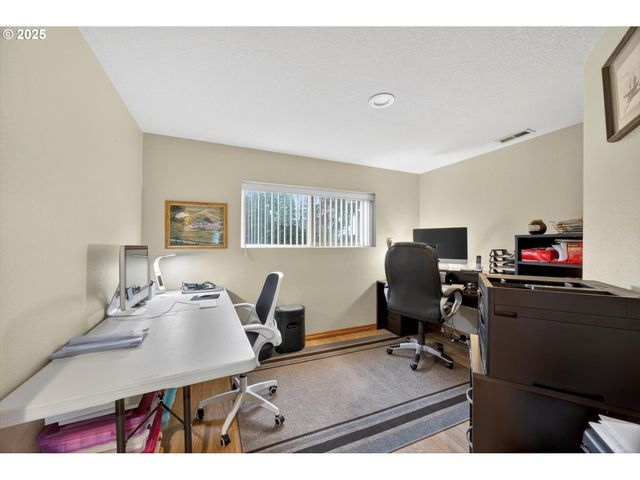 30142 S MEADOWBROOK Ln, Molalla, OR 97038