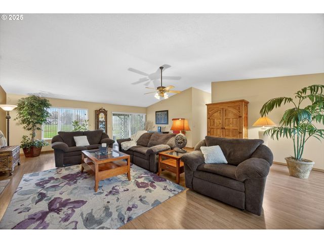 30142 S MEADOWBROOK Ln, Molalla, OR 97038