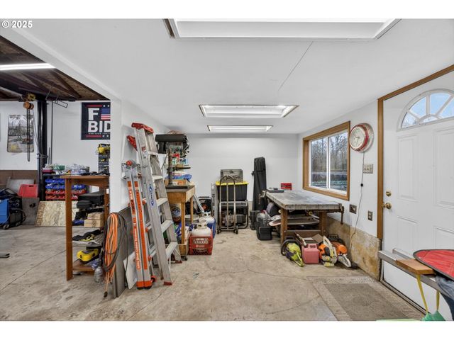 30142 S MEADOWBROOK Ln, Molalla, OR 97038