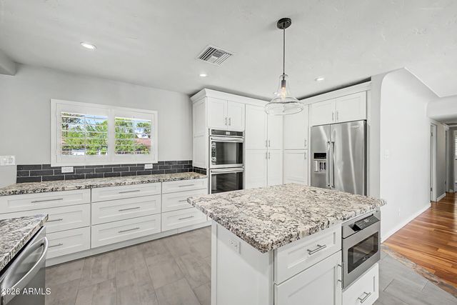 1011 W PALO VERDE Drive, Phoenix, AZ 85013