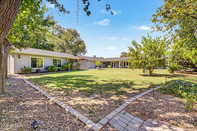 1011 W PALO VERDE Drive, Phoenix, AZ 85013