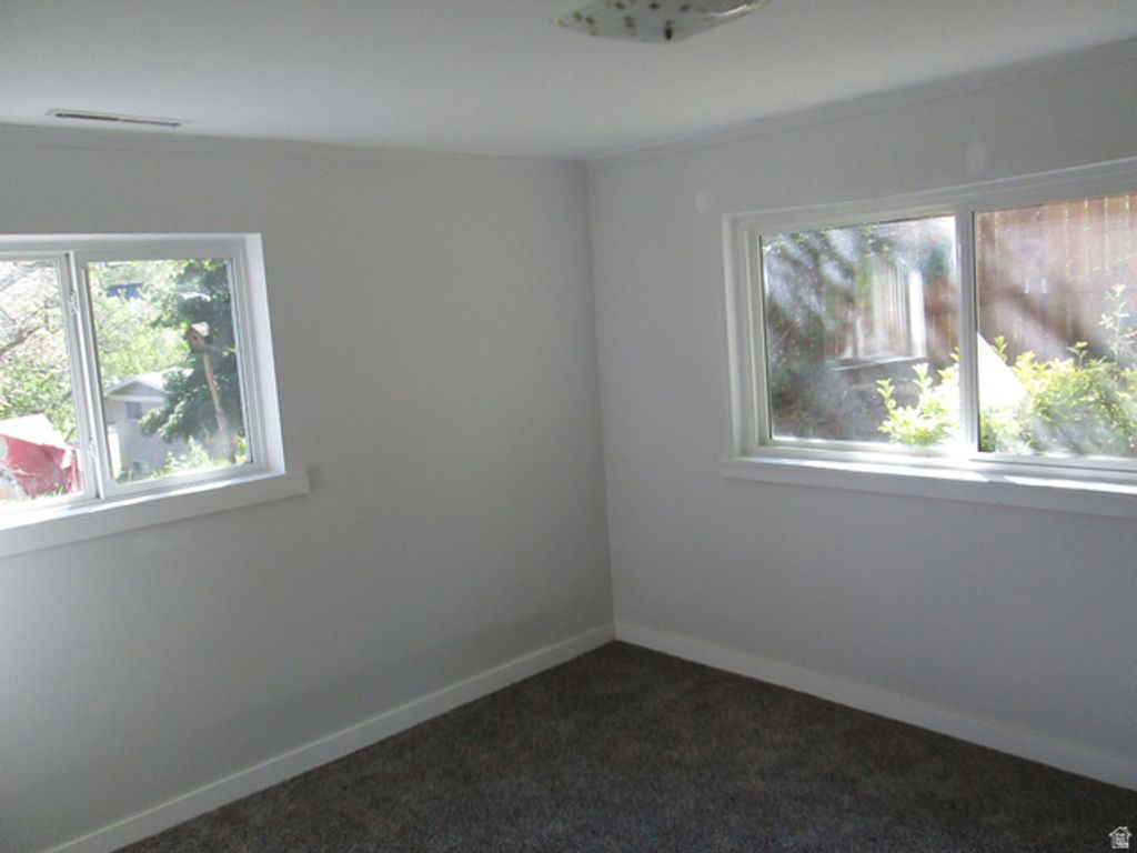 Image 15 of property listing at 4872 N BURCH CREEK DR, South Ogden, UT 84403