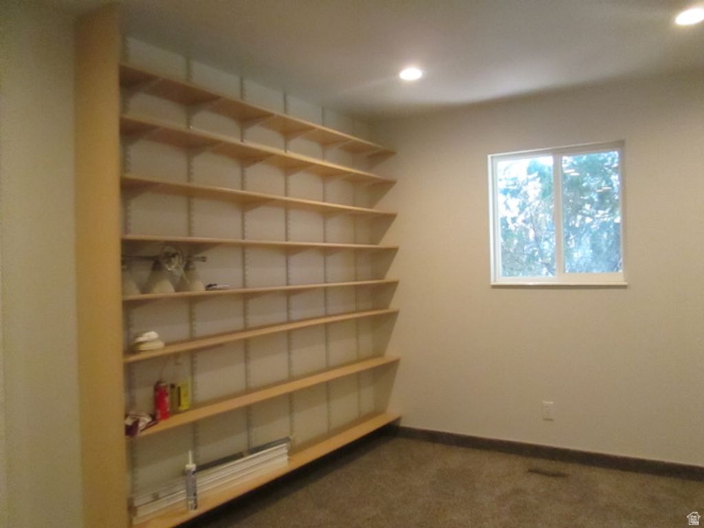 Image 16 of property listing at 4872 N BURCH CREEK DR, South Ogden, UT 84403