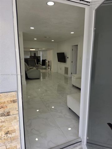 6370 Fletcher St, Hollywood, FL 33023