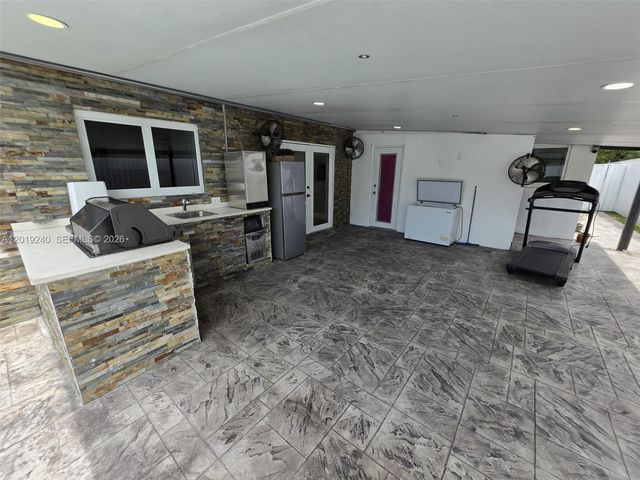 6370 Fletcher St, Hollywood, FL 33023