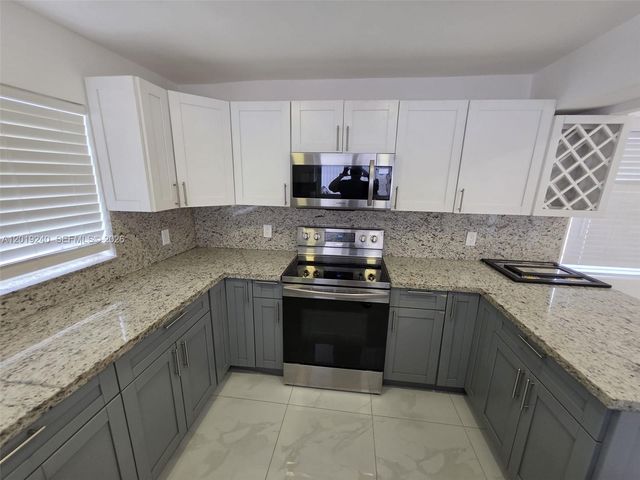 6370 Fletcher St, Hollywood, FL 33023