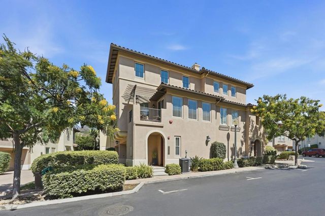 2733 Piantino Circle, San Diego, CA 92108