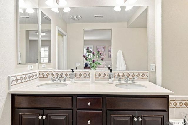 2733 Piantino Circle, San Diego, CA 92108