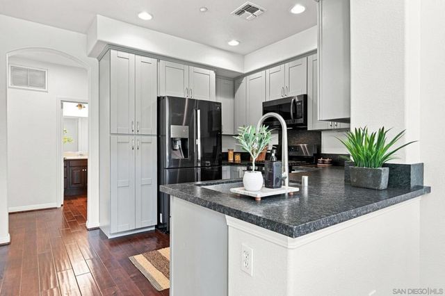 2733 Piantino Circle, San Diego, CA 92108
