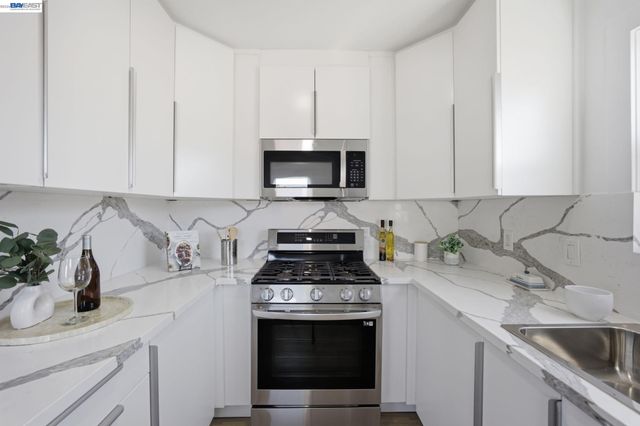 1100 Pennsylvania Ave, Richmond, CA 94801