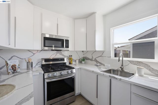 1100 Pennsylvania Ave, Richmond, CA 94801