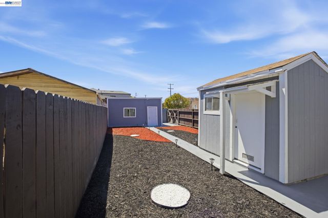 1100 Pennsylvania Ave, Richmond, CA 94801