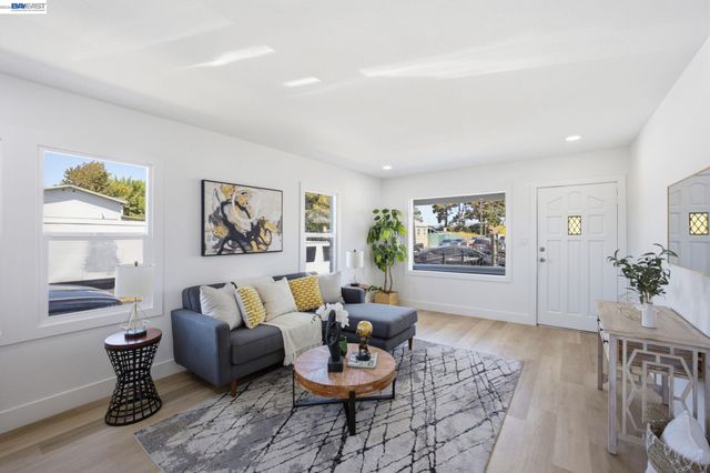 1100 Pennsylvania Ave, Richmond, CA 94801