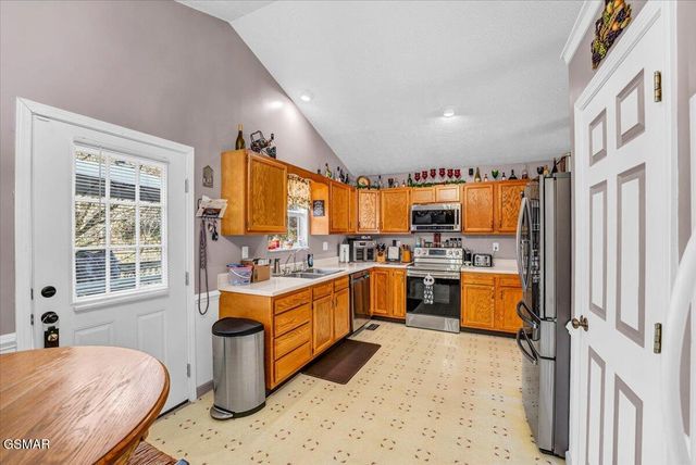 3333 Oma Lee Drive, Sevierville, TN 37876