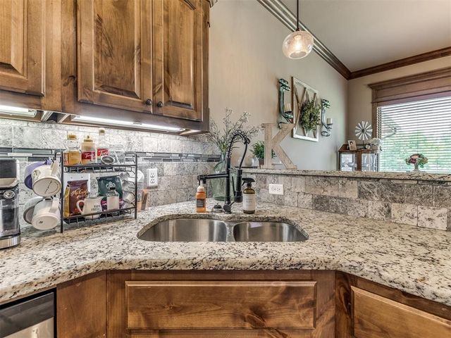 953 County Street 2982, Blanchard, OK 73010